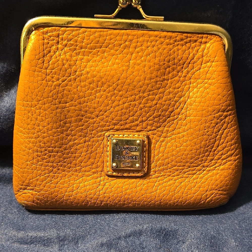 Dooney & Bourke Tan Leather Women's Bag
